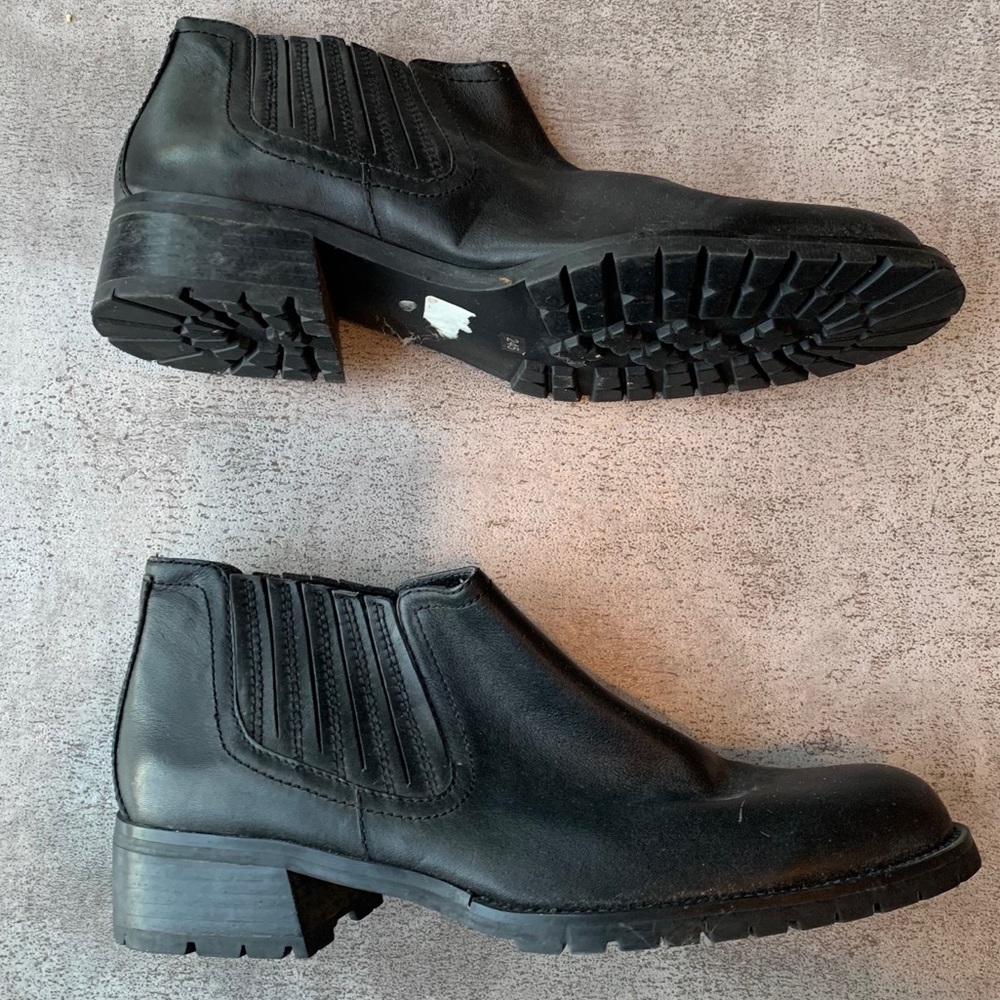 Riz Ankle Boots